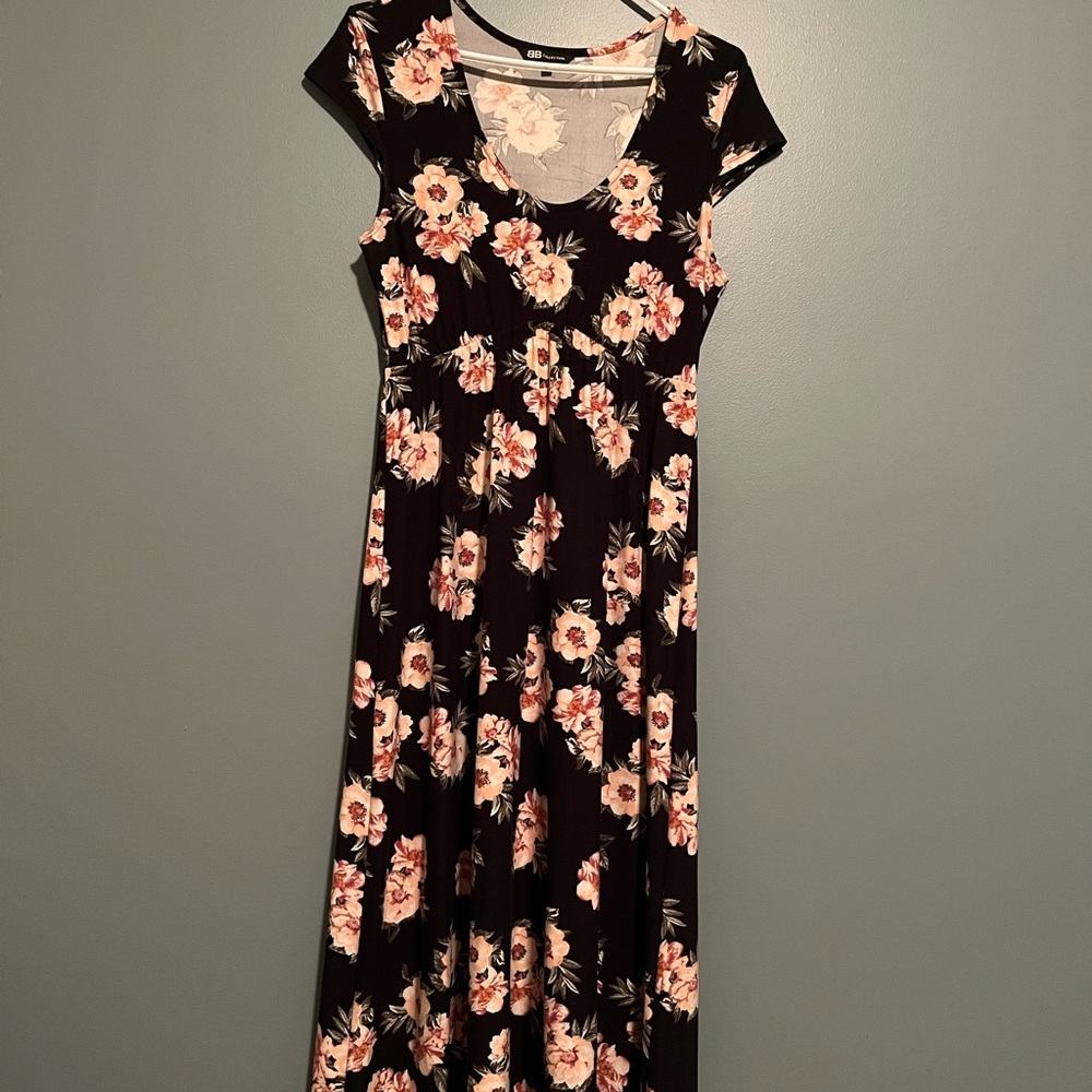 Floral Maxi Dress in Black and Pink